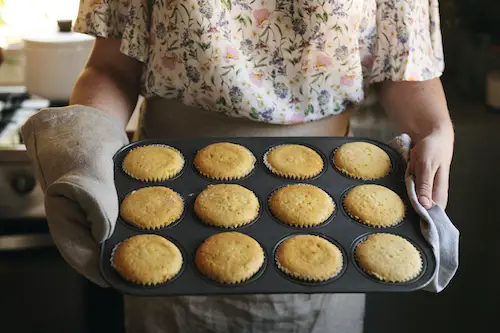 moule muffins sortis du four